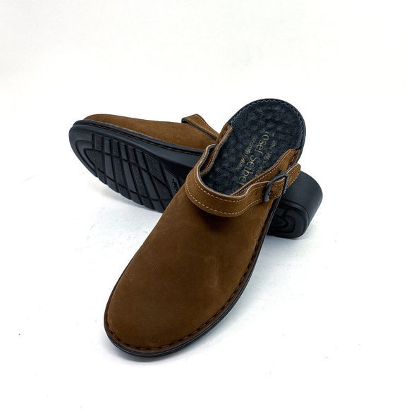 ‎Annika - Picture 2 of 4